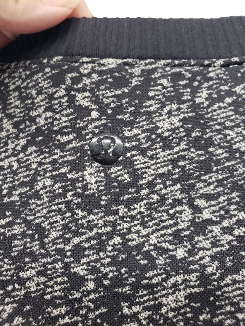 Lululemon Rest Less Pullover Long Sleeve Top Shirt Thumb Holes Base Layer Black - Picture 8 of 9